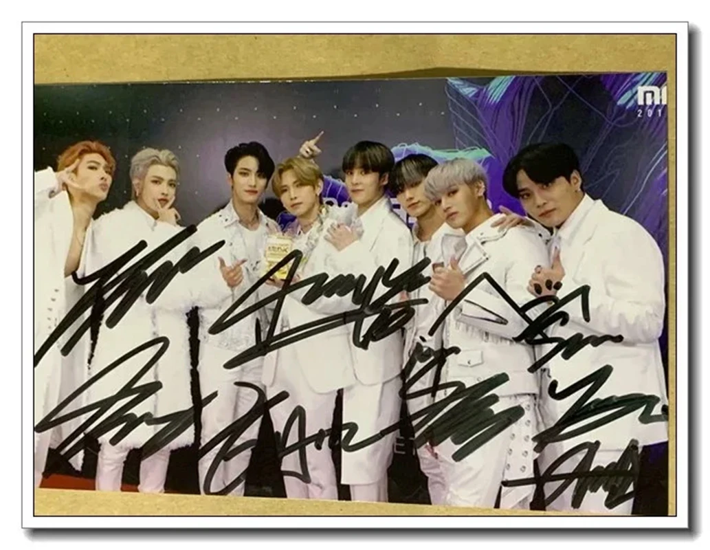 Signature photo of Korean celebrity ATEEZ as gift to friend Personal Collections