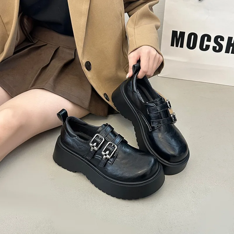 Новинка 2025, женские туфли на квадратном каблуке, осенние новые туфли с круглым носком, глубоким вырезом, толстой подошвой и пряжкой на ремне, противоскользящая износостойкая обувь