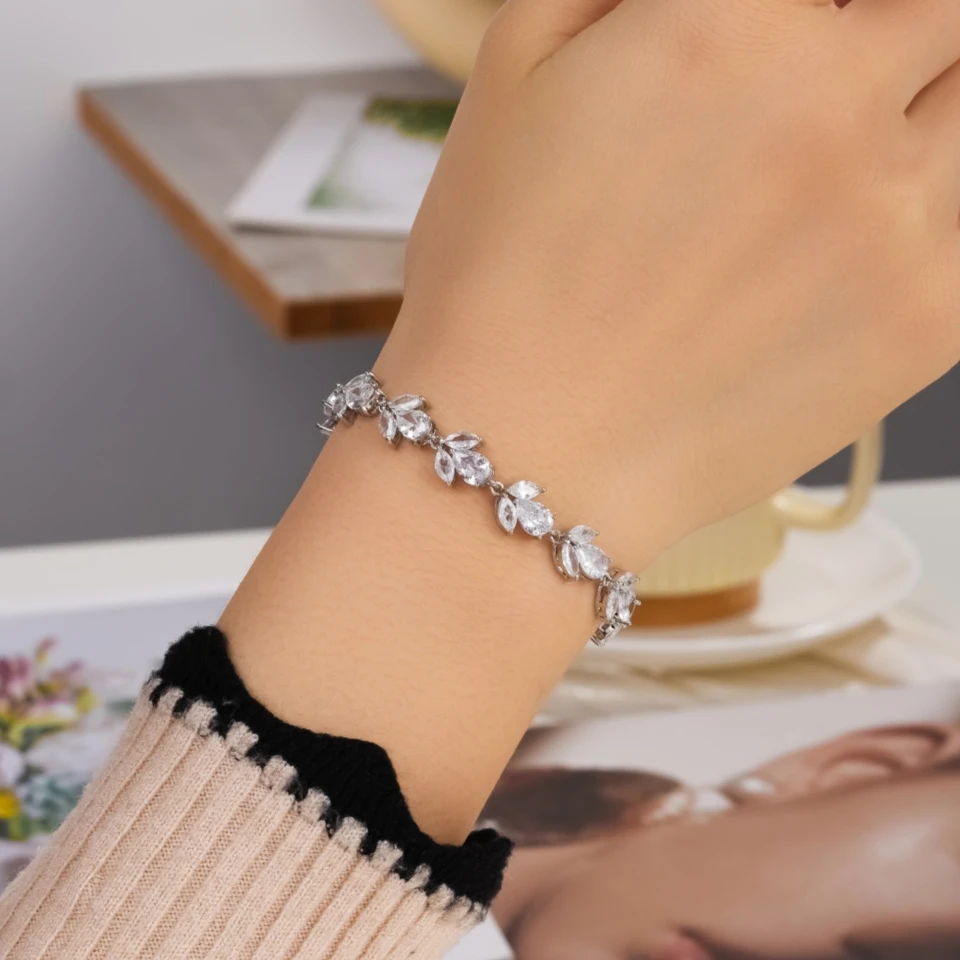 ZAKOL Exquisite Shiny Flowers Cubic Zirconia Bracelet Bangle for Women Silver Color Engagement Wedding Fashion Jewelry