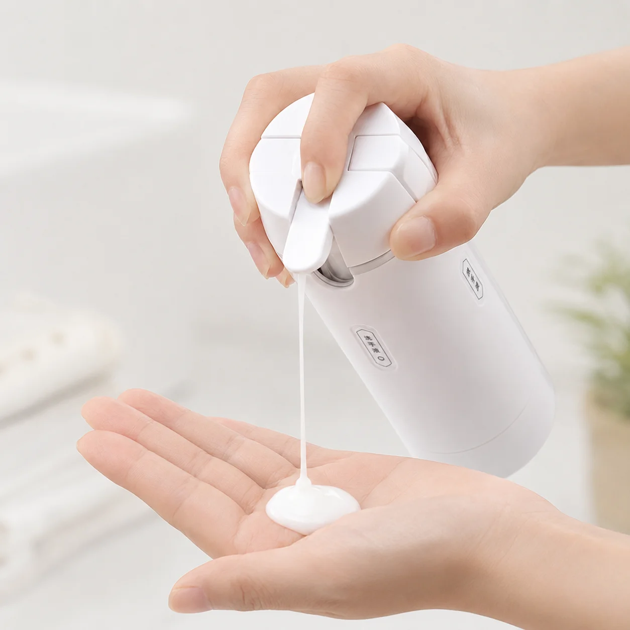 4 in 1 Travel Toiletry Dispenser Bottle Set 4x30ml Refillable Press Pump Containers with Storage Case Labels for Shampoo Lotion