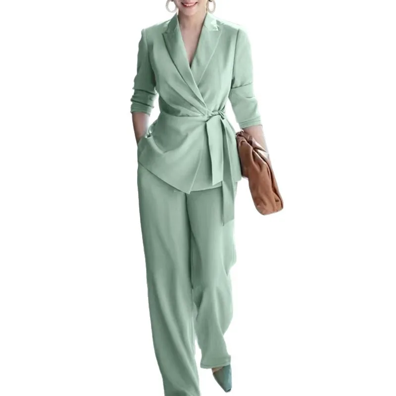 The Autumn New Stylish and Elegant Women's Casual Solid-color Suit. Top and Trousers Two-piece Set. Exudes A Unique Charm Style.