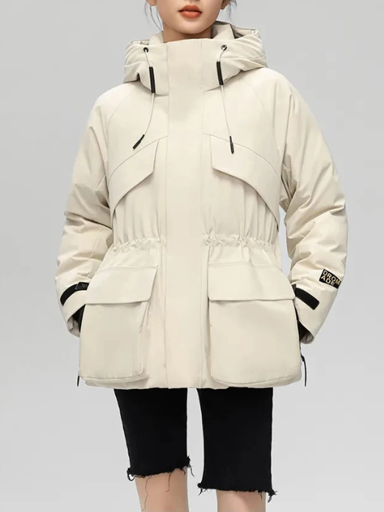 

Утепленная морозостойкая женская куртка для активного отдыха с капюшоном и утяжкой на талии, наполненная пухом 90% белого утиного пуха, для катания на лыжах
