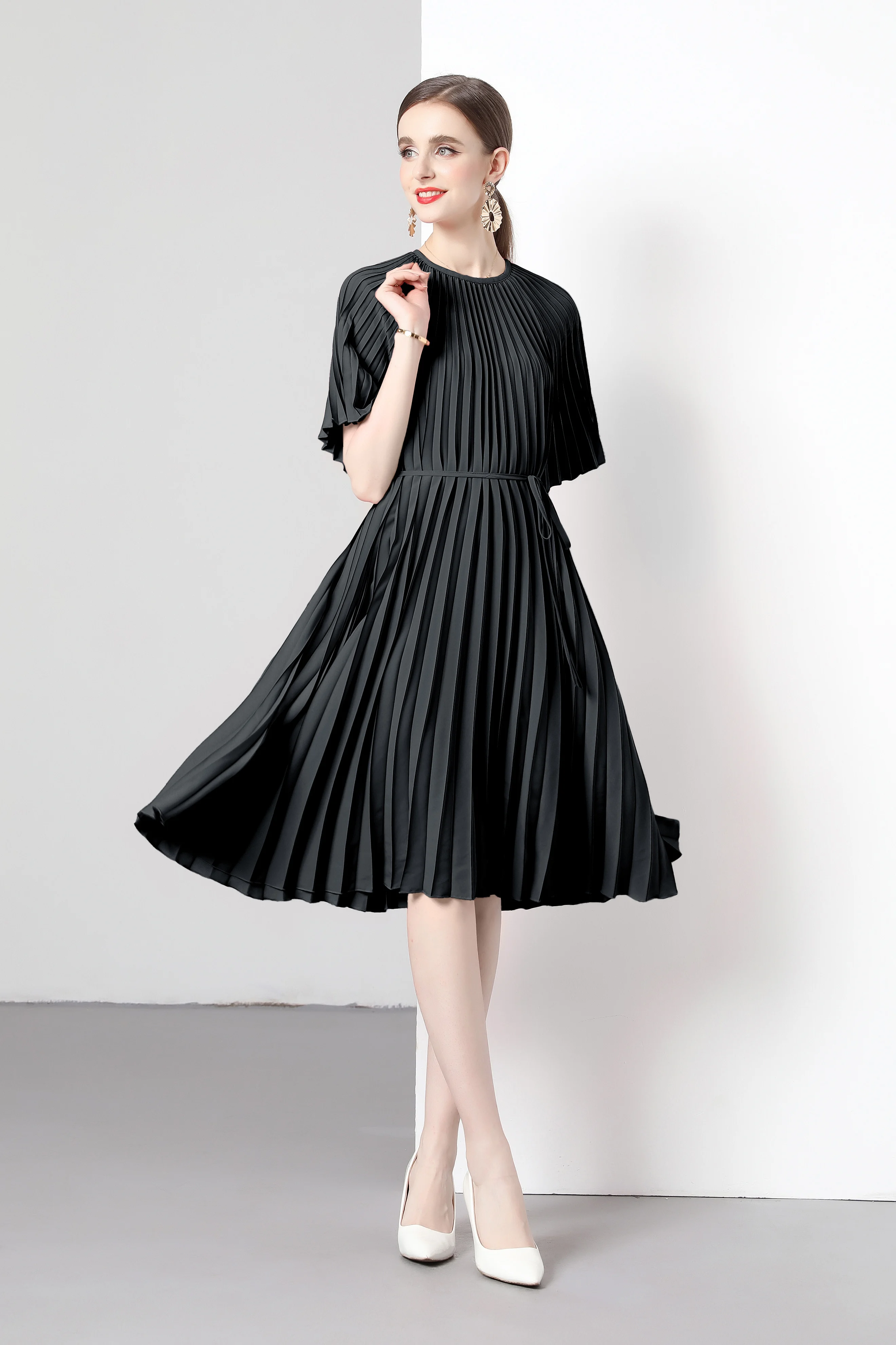 Miyake Plissee Damen Rundhals Schnürung lose Plus Size Kleid langen Falten rock einfachen alters reduzierenden mädchen haften Falten rock