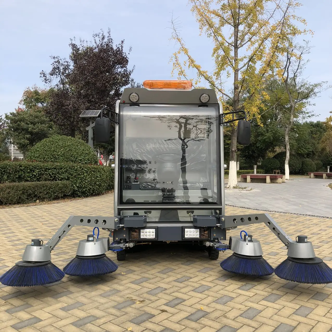 Customized FactoryDirect Sale Economical And Practical Seven-Brush 240L Hanging Bucket Four Wheel Sweeper For Community And Stre
