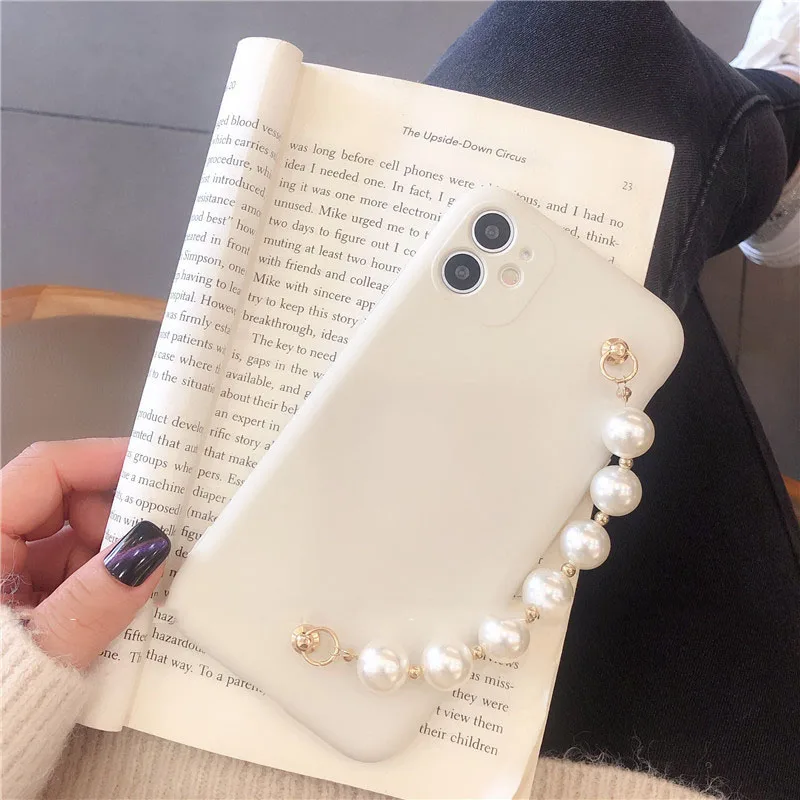 White Pearl bracelet Chain Phone Case For Samsung Galaxy S23 S22 S21 S20 FE Ultra S10 Lite S10E S9 S8 Plus S7Edge Silicone Cover