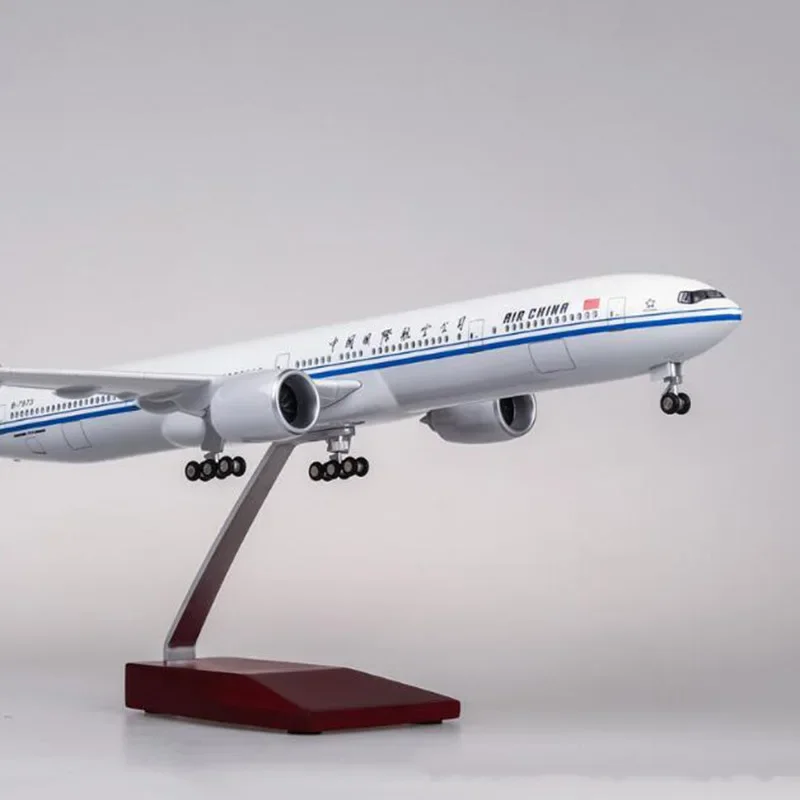 1/157 Scale Airplane Boeing B777 47CM Dreamliner Aircraft Air China Airlines Model W Light and Wheel Diecast Plastic Resin Plan