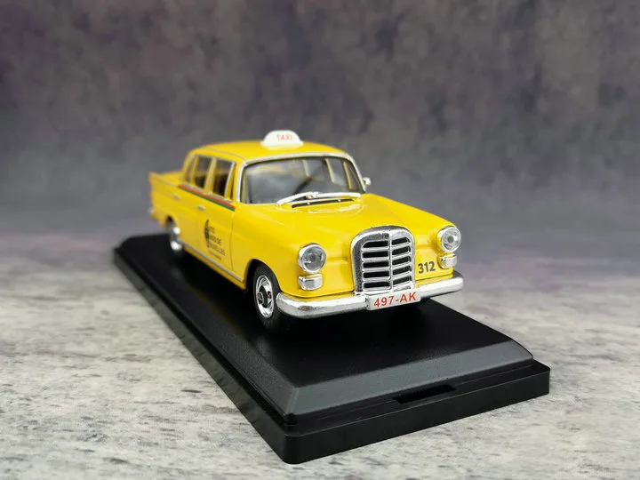 Special Offer 1/43 200D Taxi Model Classic Car Model  Alloy simulation finished product model