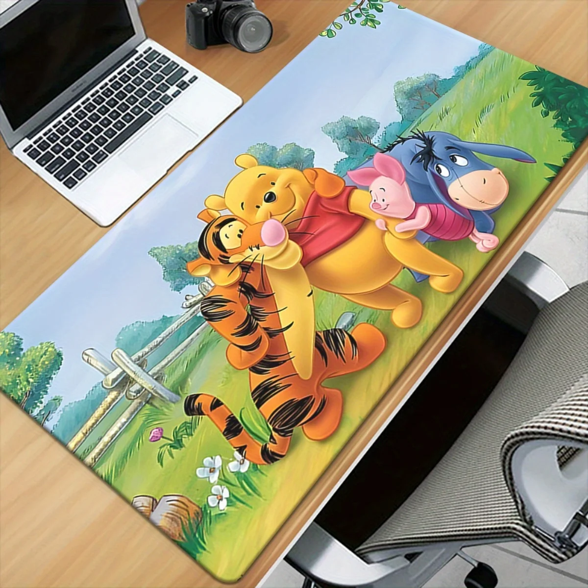 قطعة واحدة من سجادة المكتب المطاطية المطبوعة Winnie the Pooh HD - لوحة ماوس XXL متعددة الوظائف مع تصميم Tigger وPiglet وEeyore - مثالية لـ