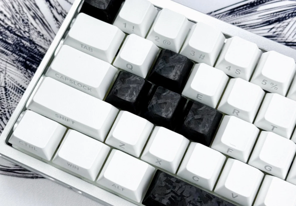 

Carbon Fiber Forged Carbon Keycaps Original Height Keycaps Suitable for wooting little bees Maifrom EZ60