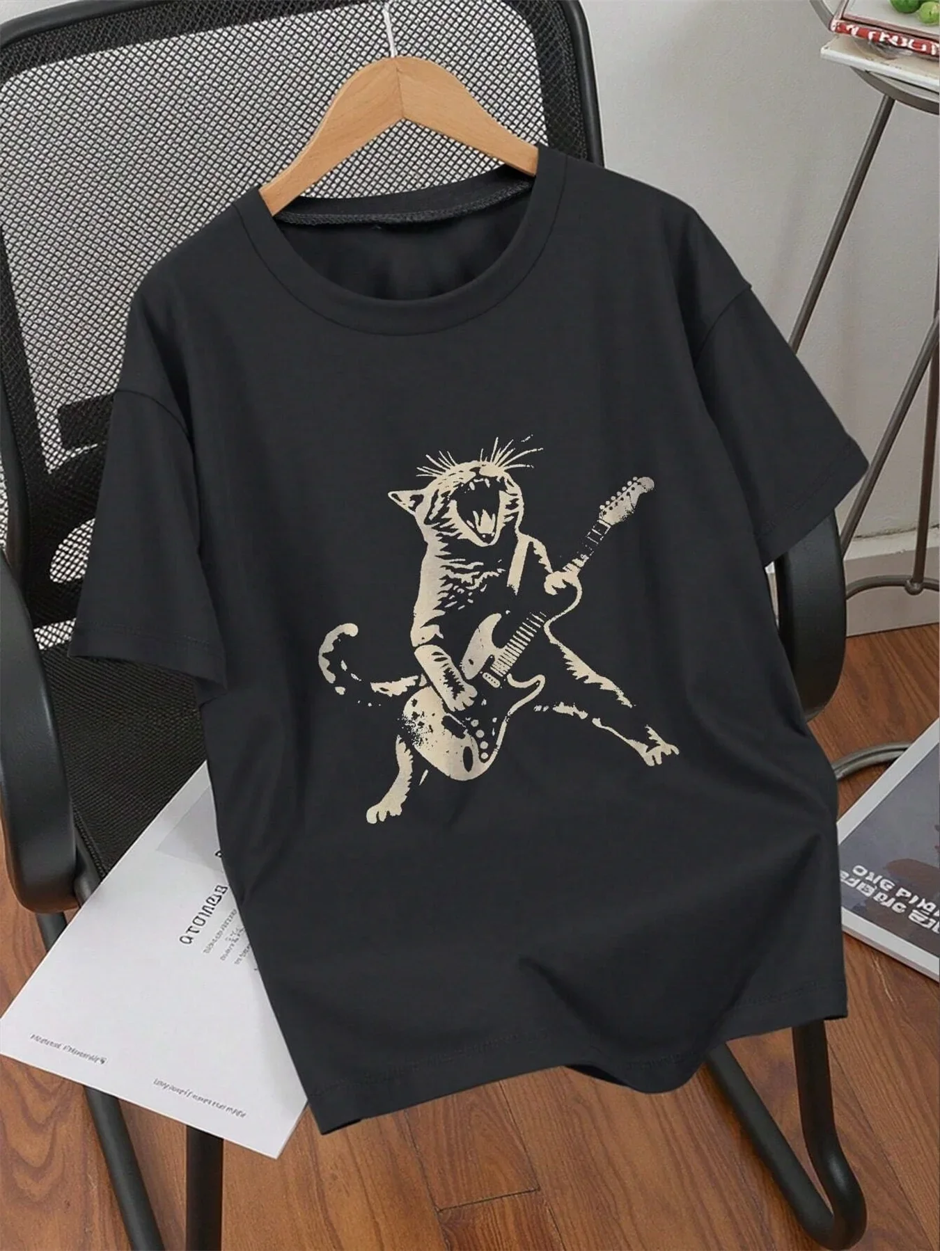 

Summer Rock Cat Playing Guitar Printing T-Shirt American Women's Ins Casual and Multifunctional Styles for Daily Wearing Tops