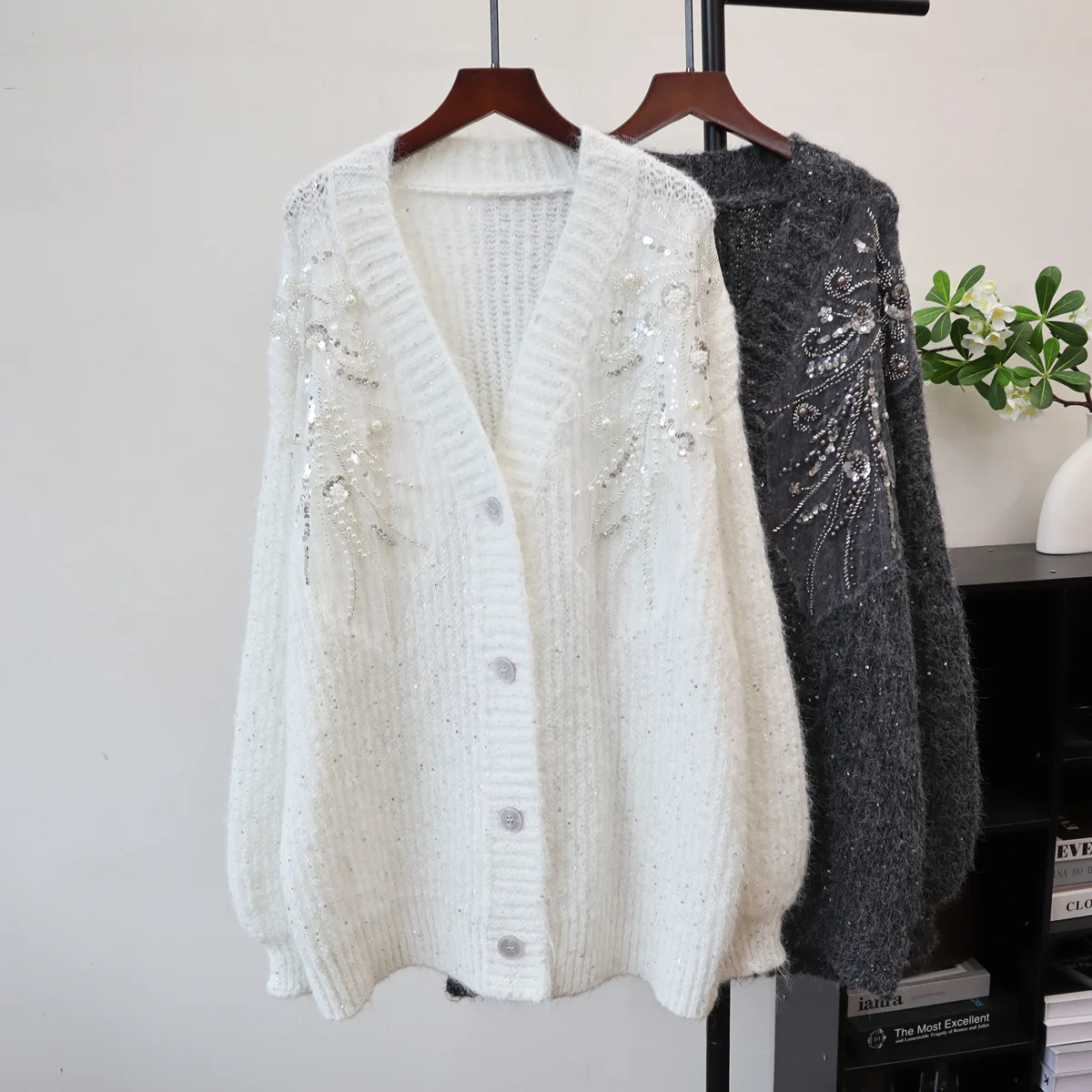 

2025 Autumn Winter New Mid Length Knitted Cardigan Korean Fashion Sequin Nail Bead Design Sweater Jacket for Women