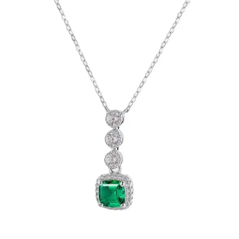 

WES Diamond Experimental Emerald Pendant 925 Pure Silver Base PT950 Platinum Retro Necklace Noble and Elegant