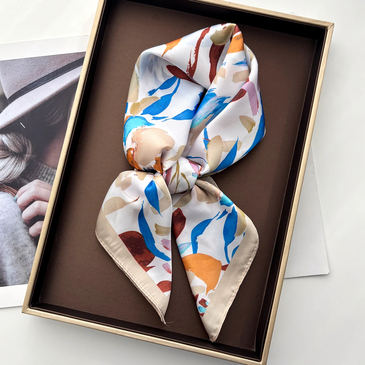 Design-Print Seidenimitat-Schal für Damen, quadratische Haarbänder, Foulard, weibliches Bandana, Halstuch, Stirnbänder, Neu 2026 – Detail 6