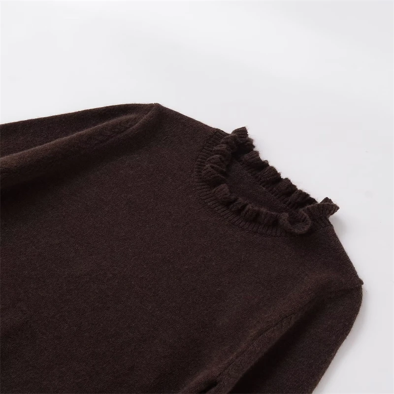 Autunno 2025 Maglione lavorato a maglia marrone scuro decorativo a strati da donna alla moda, morbido e giocoso