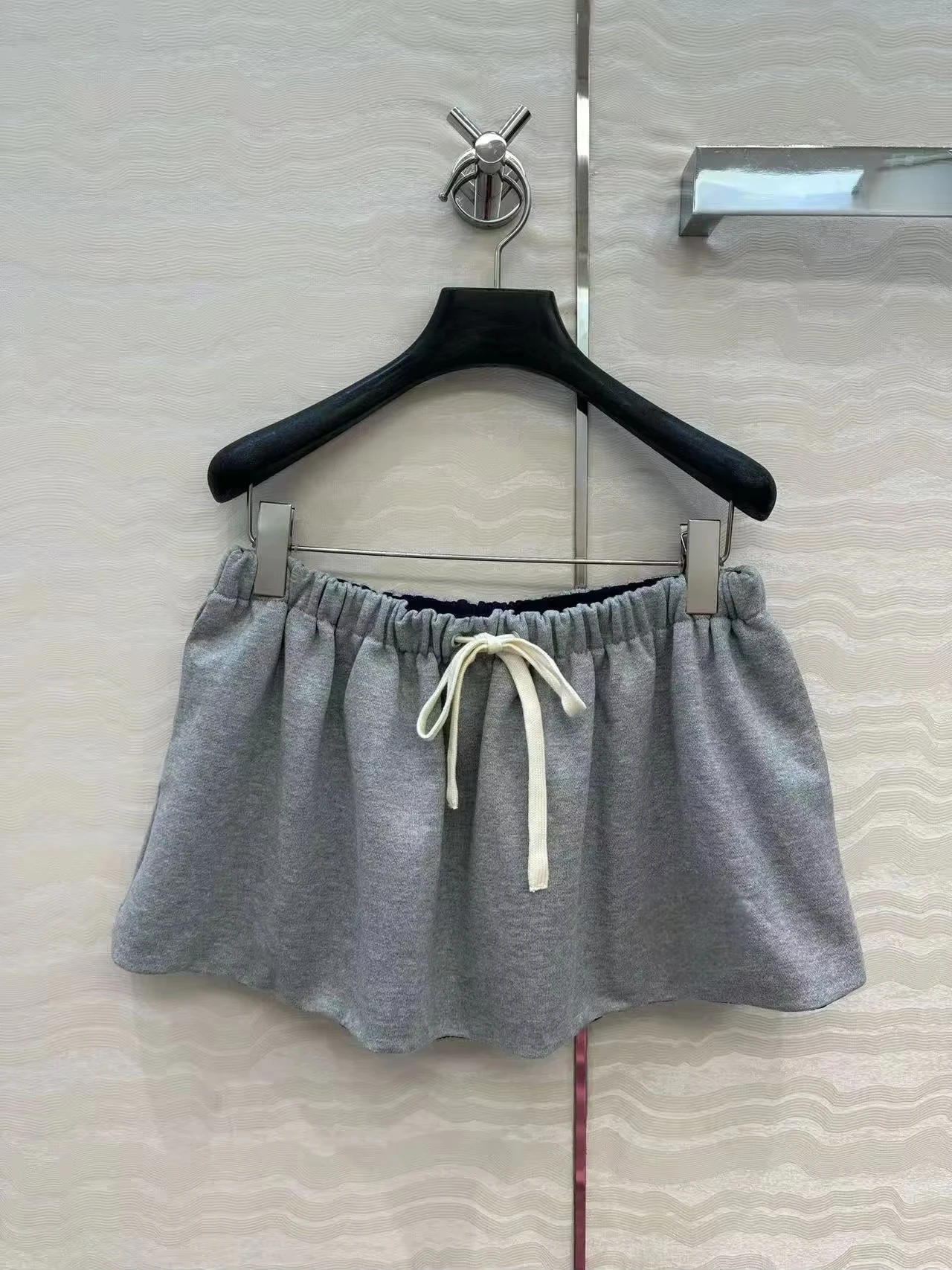 

Designer Brand New Intellectual Style Double-sided Wearable Flower Bud Fluffy Ultra Short Half Skirt Retro Sweet Girl Outfit