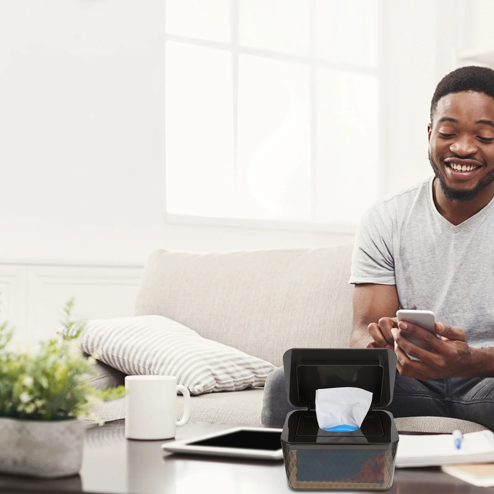 

1Pcs Wet Tissue Box Plastic Napkin Container with Lid Practical Decorative Tissue Storage Box for Home Office Hotel Restaurant