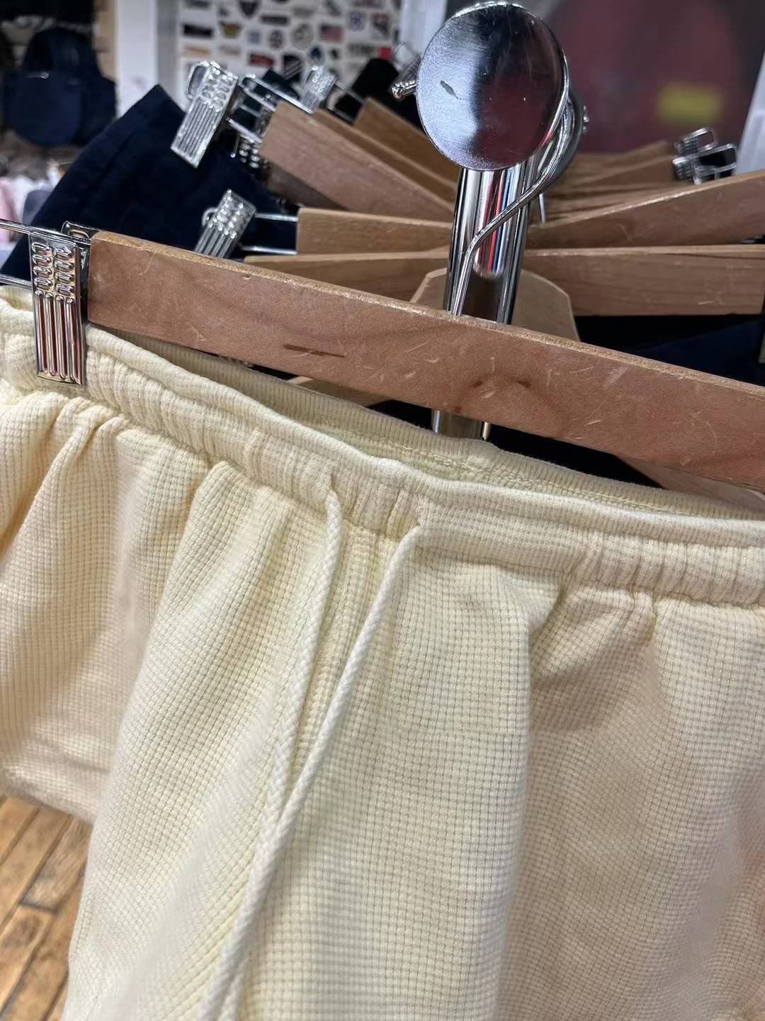 วาฟเฟิลสีเหลืองหลวมกางเกงขาสั้นผู้หญิงฤดูร้อนใหม่ Casual Drawstring Elastic High เอวกีฬาสั้นหวาน CutePreppy สไตล์สั้นกางเกง