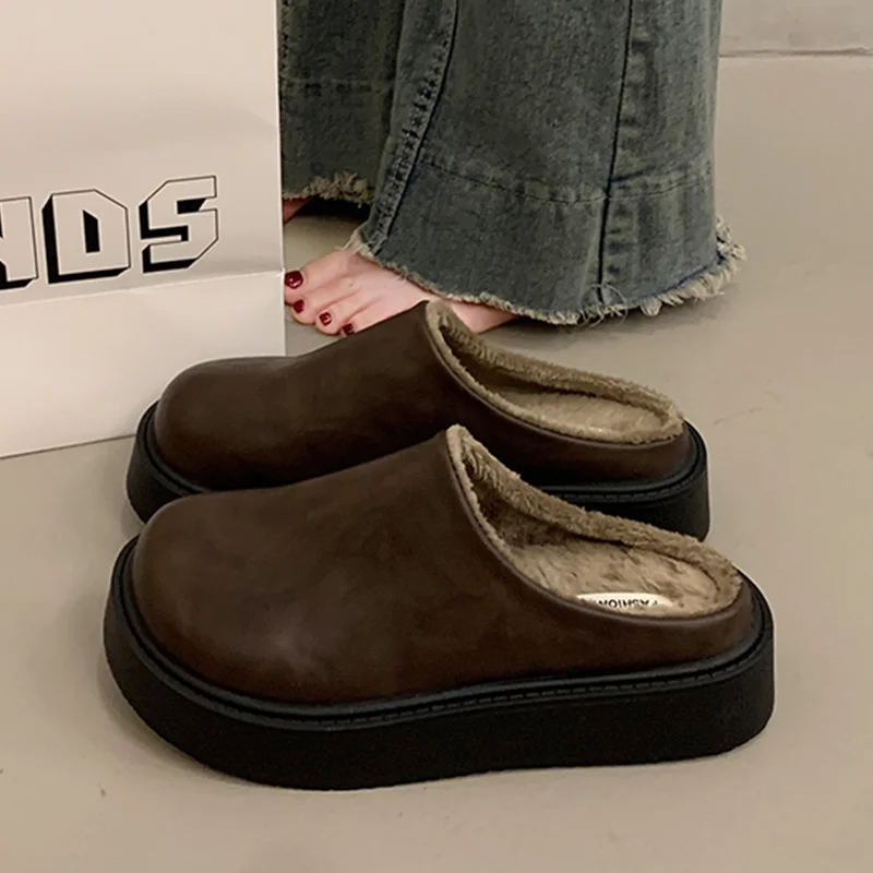 الشقق النساء البغال أحذية عادية موضة نعال من القطن 2025 شتاء جديد المنزل الثلوج الأحذية مريحة Slingback فستان دافئ Mujer Zapatos