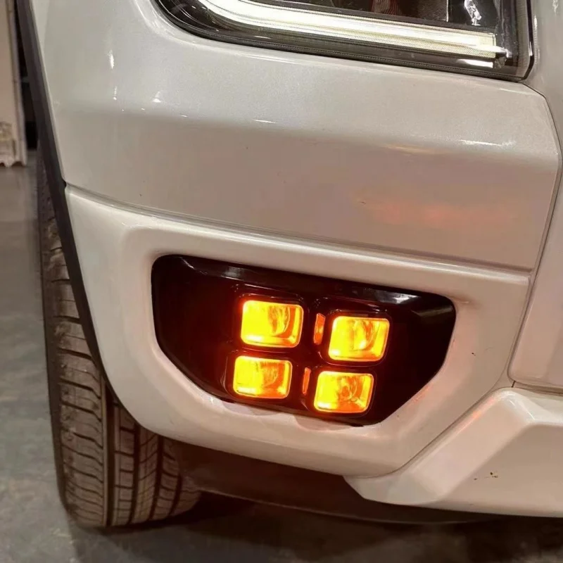 

SAARПодходит для Ford23Style RANGER T9. Передняя противотуманная фара, модифицированная дневными ходовыми огнями и указателем поворота Wildtrak.