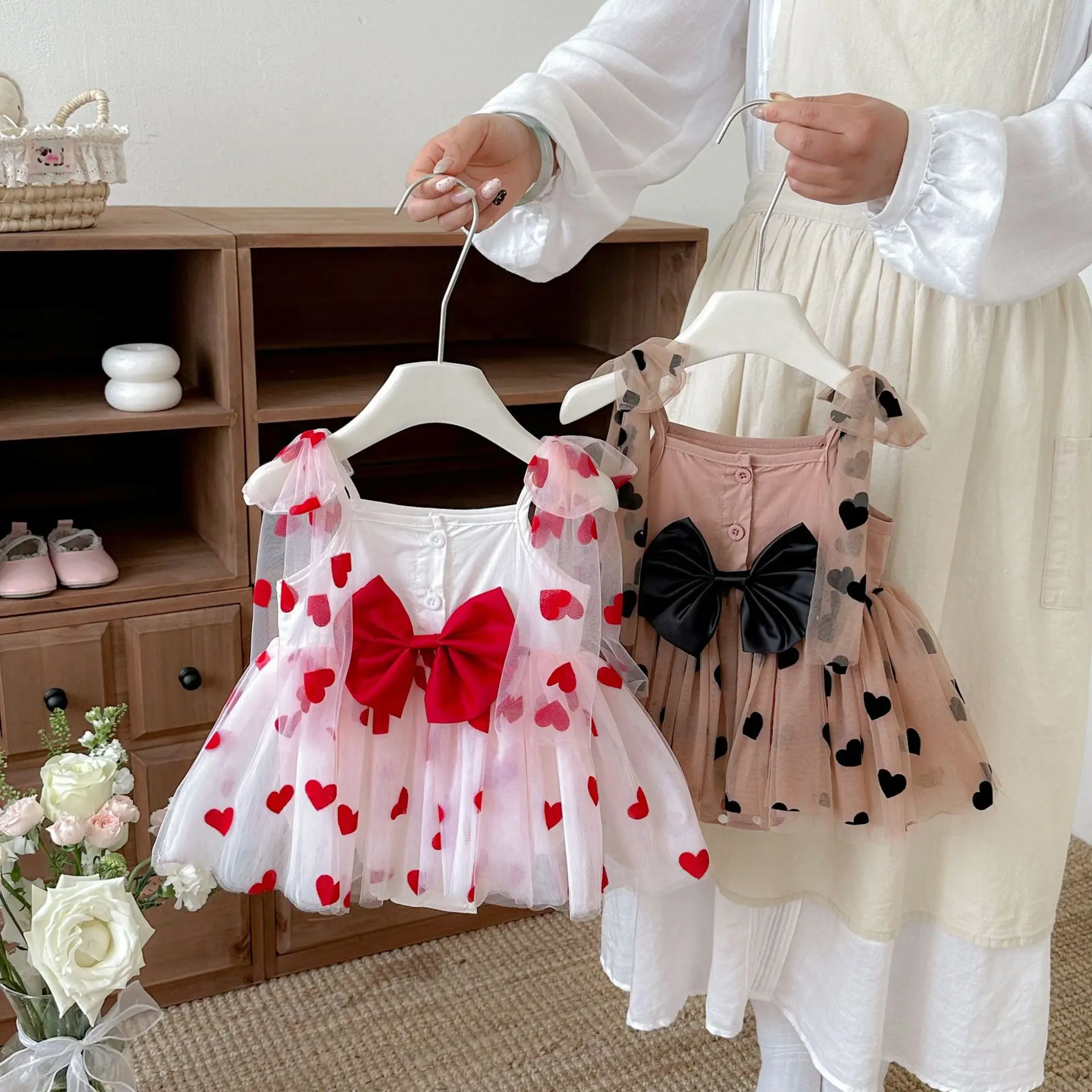 2026 New Girl Dress Flared Tulle Dress Children Polka Dot Strap Heart Netting Princess Dress Baby Clothes