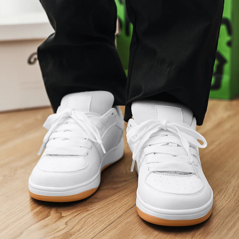 New men\'s women\'s classic sports shoes are fashionable casual comfortable breathable light high elastic white large size 39-46