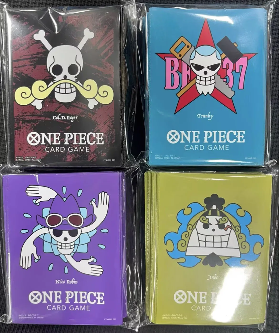 One Piece Card Game Offizielle limitierte Edition von Kartenhüllen mit Ace Chopper Blackbeard Robin Bonney