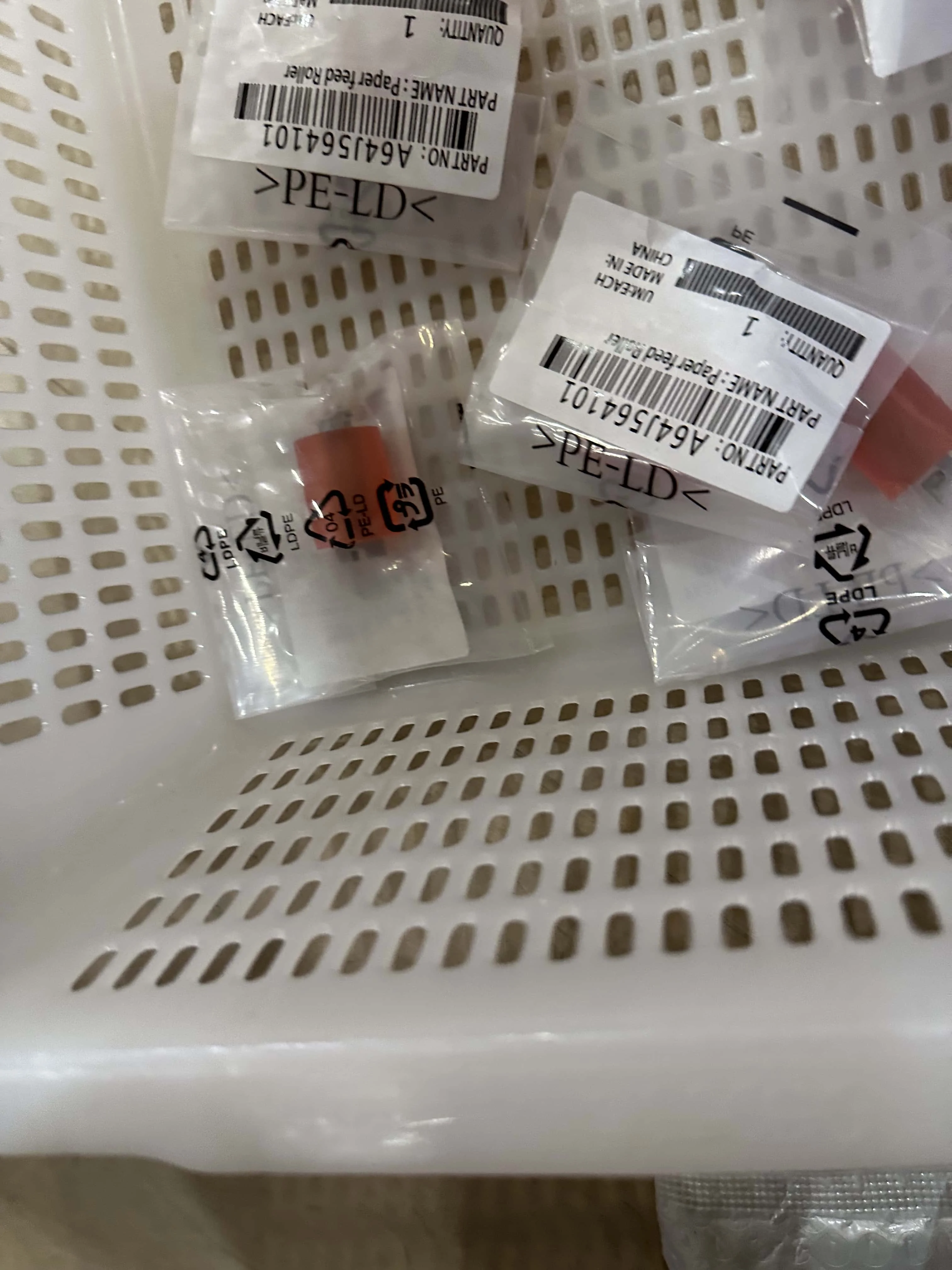 

10 шт. A64J564101 Ролик подачи бумаги для Konica Minolta Bizhub C458 C558 C658