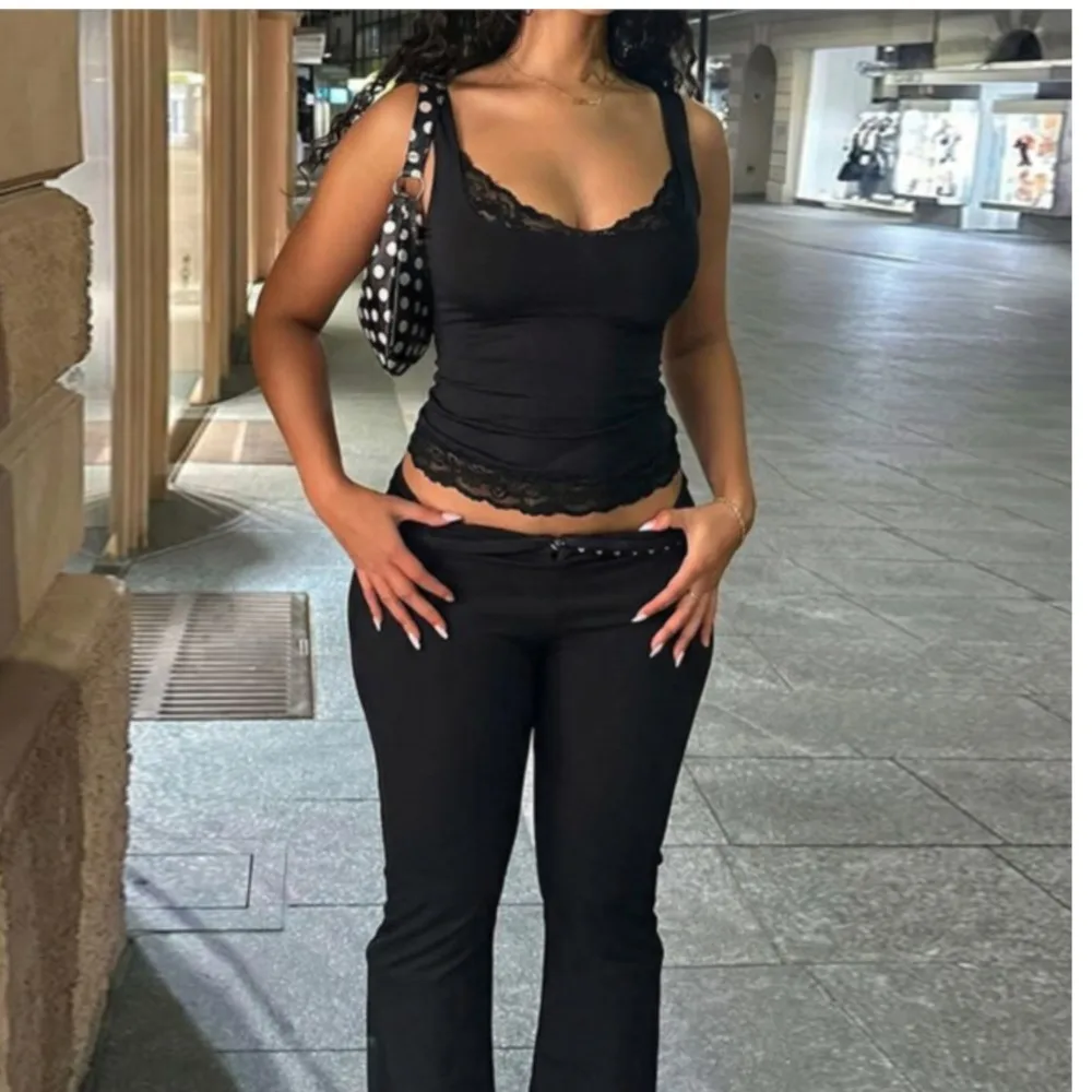 

2026 Casual T Shirt Tees Women's Clothing Vest Camis Tops For Woman All-match Hot Girl Style Y2k Lace Patchwork Slim Solid Color