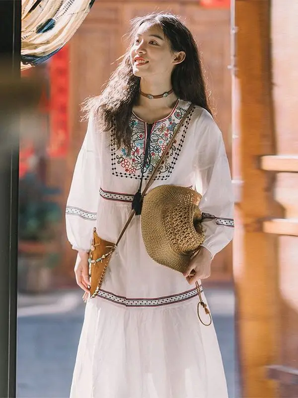 Spring Autumn Vacation Tourism O- Neck Dress Women Loose Elegant Ethnic Lantern Sleeve Cute Embroidered Floral Bohemia Dresses