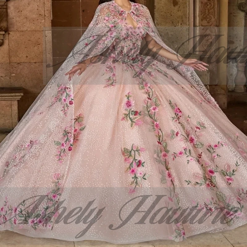 Maßgeschneiderte Prinzessin Quinceanera Kleider mit Cape 2025, Spitzenapplikation, Tüll, Korsett, süßes 16-Kleid, Abschlussball, Party, Vestido De 15 Jahre