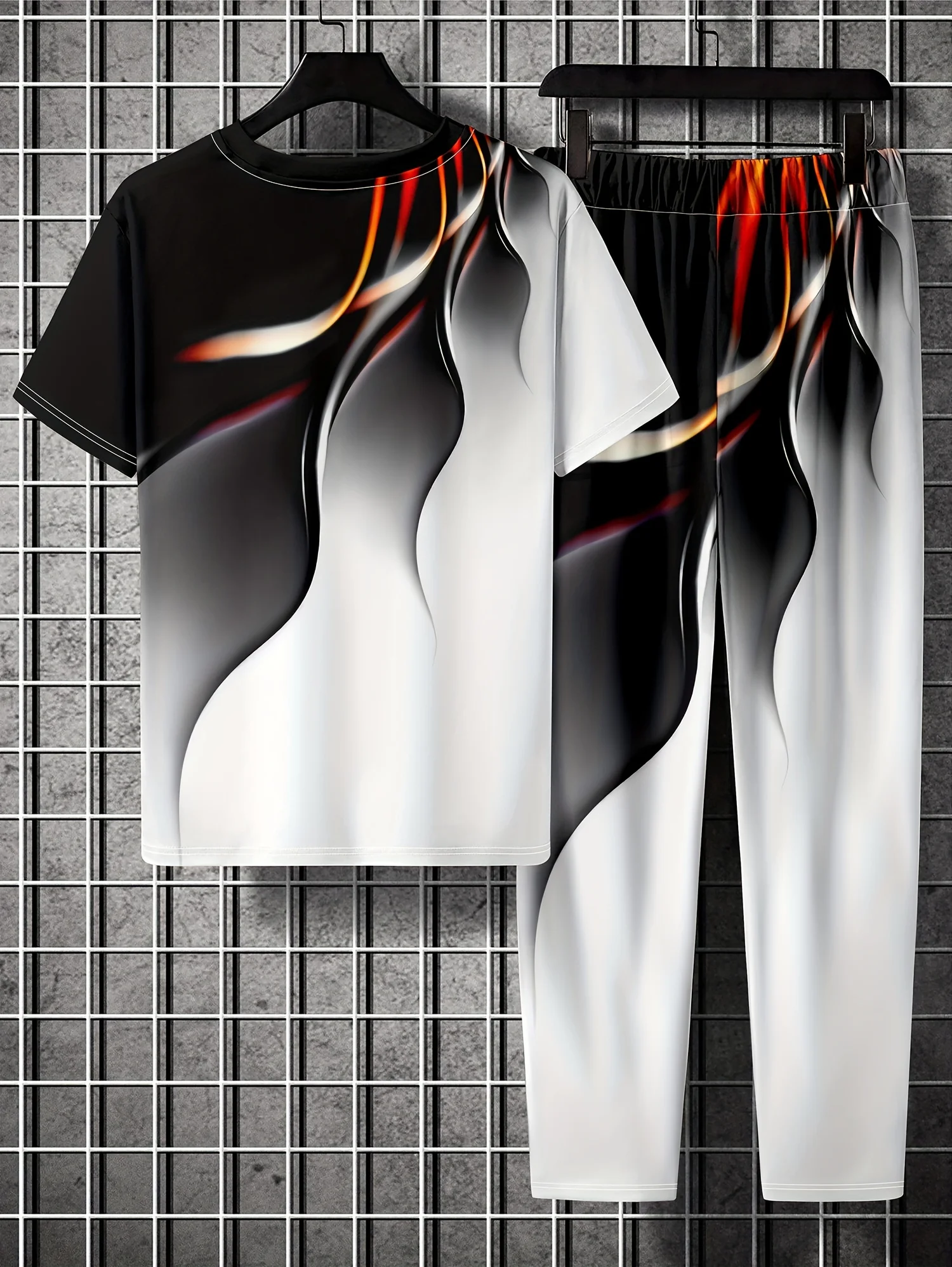 يتميز المجموعة الرجالية الجديدة لصيف 2025 بطباعة نسيج ثلاثي الأبعاد وهو كاجوال عصري وخفيف الوزن وجيد التهوية