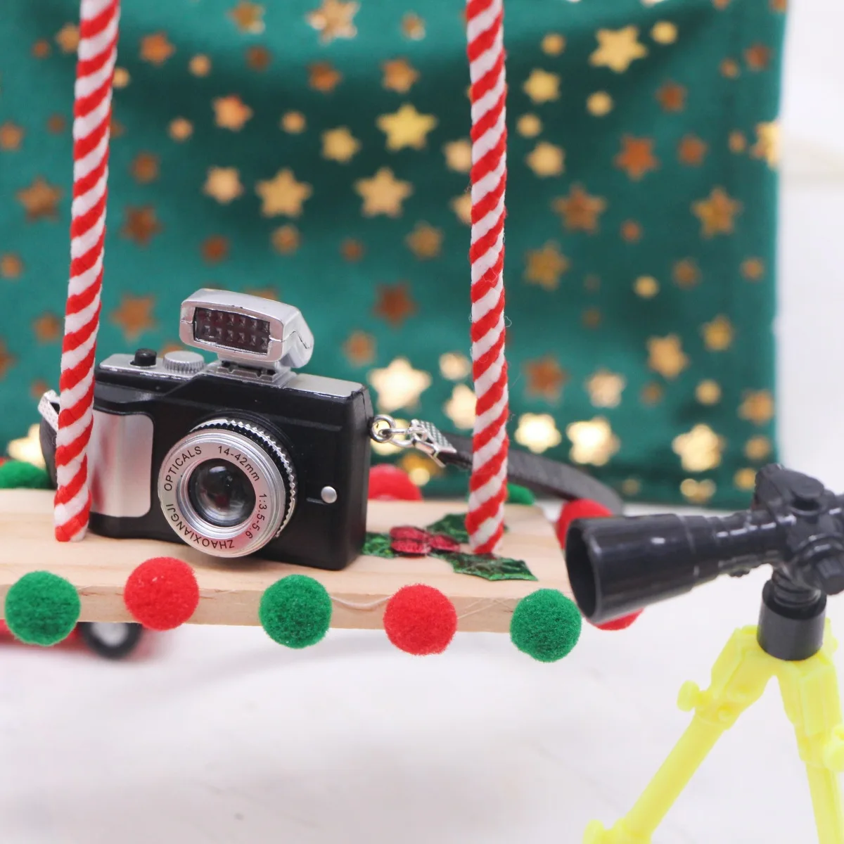Dollhouse Mini Wooden Swing Christmas Bookshelf Elf Doll Accessorie Miniature Christmas Scene Decor Prop Christmas Party Pendant