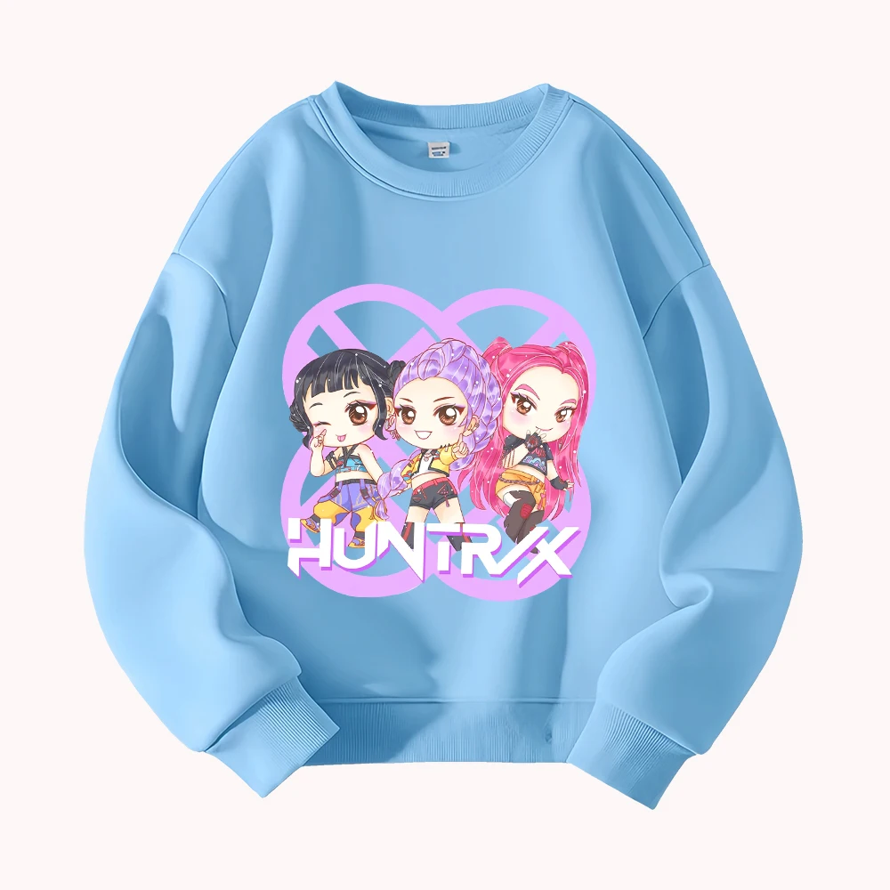 Bluza damska HUNTRX z krótkim rękawem i okrągłym dekoltem, z grafiką inspirowaną chibi grupą K-pop, w stylu streetwear.