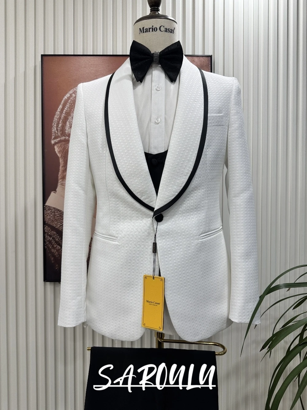 

White Jacquard Slim Fit Men's 3 Piece Formal Tuxedo With Black Accent Groom Outfit For Wedding Dinner Party Prom Formal Event