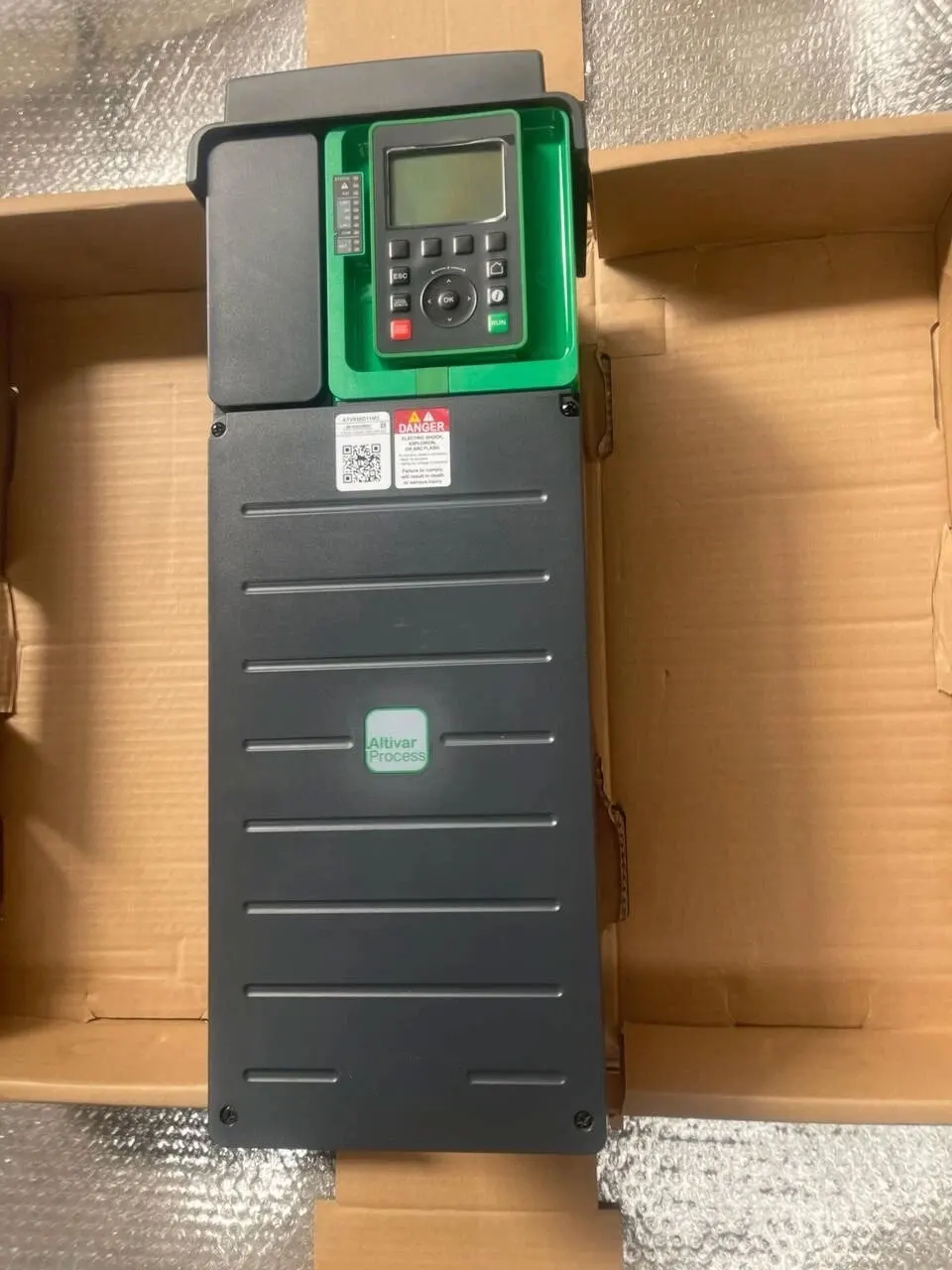 

Brand New ATV930D11M3 ATV930D15M3 ATV930D18M3 ATV930D22M3 ATV930D30M3 ATV930D37M3 ATV930D45M3 One Year Warrant