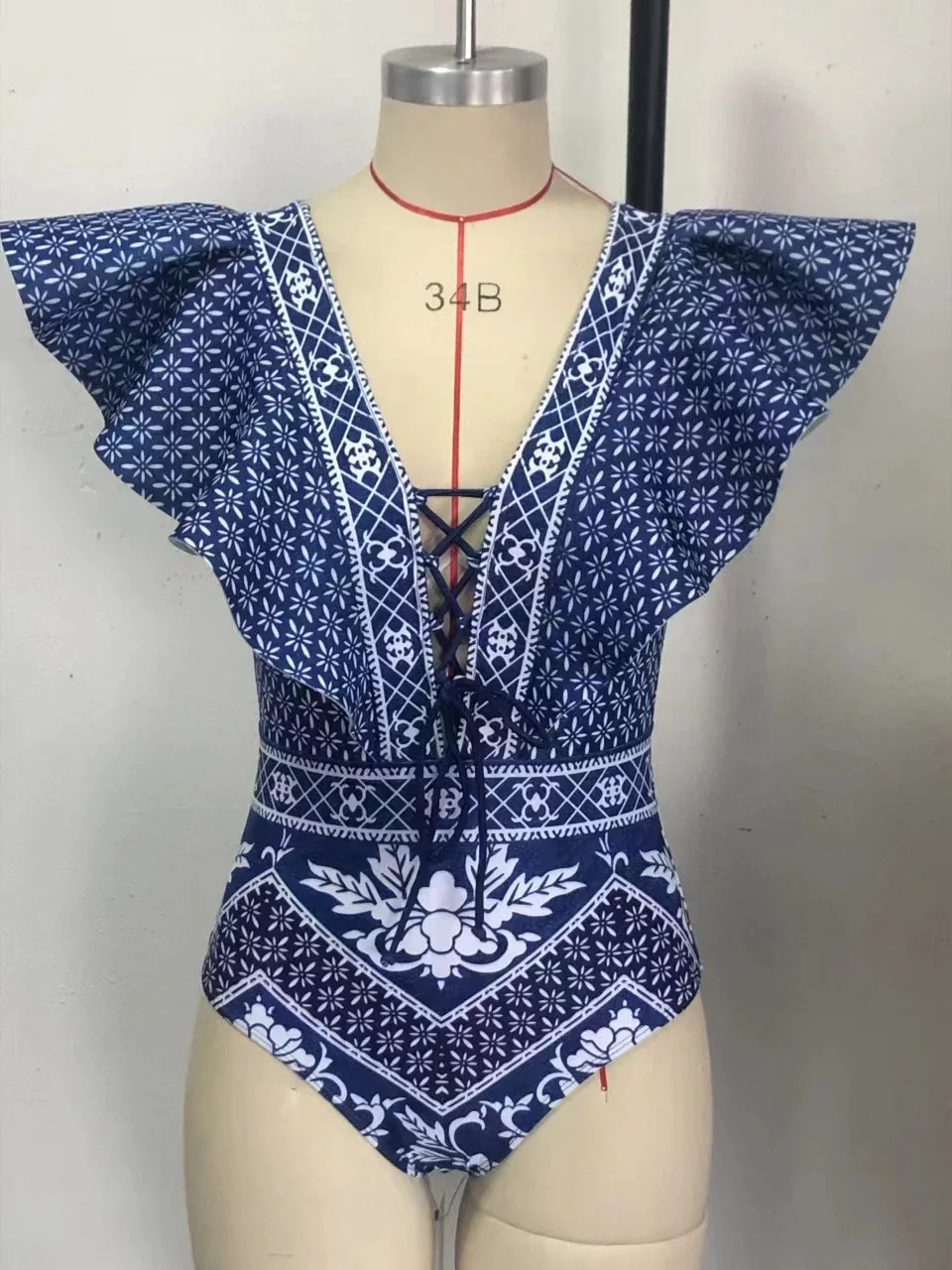 2024 nuevo traje de baño de gama alta diseño de nicho 2 uds estampado Floral volantes adelgazamiento vacaciones Sexy primavera caliente traje de baño de una pieza para mujer