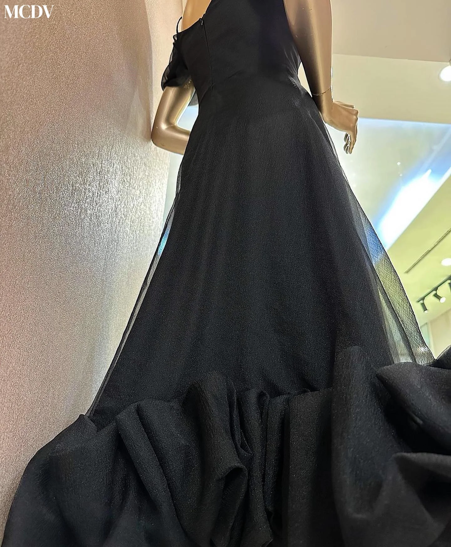 تخصيص الكلاسيكية تول ألف خط قبالة الكتف الكشكشة مساء اللباس عالية الجودة قارب الرقبة قصيرة الأكمام فساتين المشاهير #5