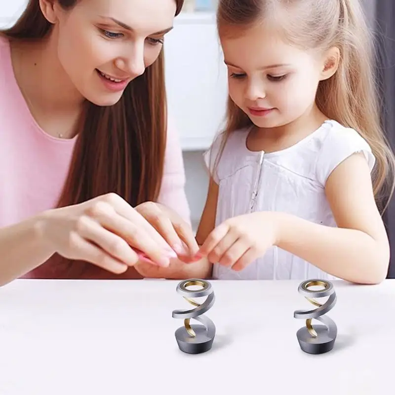 Metal Spinner Top Toy Funny Fidget Toys Metal Top Desk Stress Relief Toy Prop Top Spinner Toy Novelty Spinner Tops Relieve