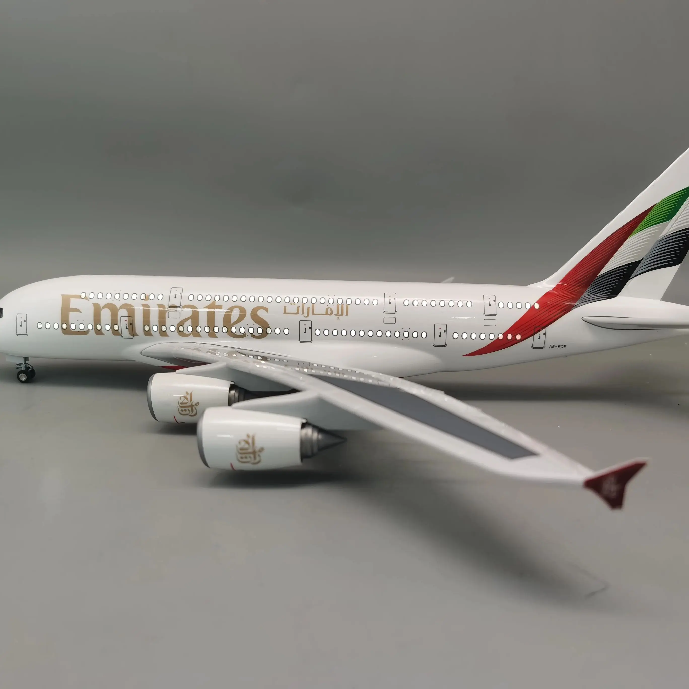 47CM 1:160 Scale Airbus A380 New Emirates Airlines Aircraft Model Die-casting Machine Souvenir Decoration Collected Gift