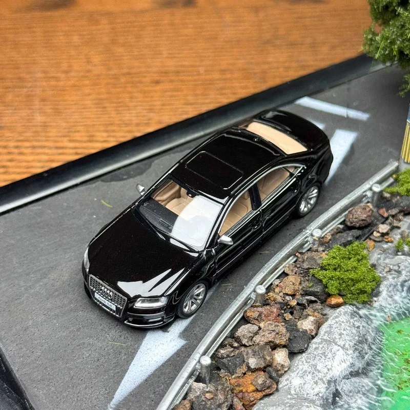 

MOTORHELIX 1:64 Audi S8 2008 Cast-pressed realistic alloy car model, a boys' holiday gift, toy collection, decorative item.