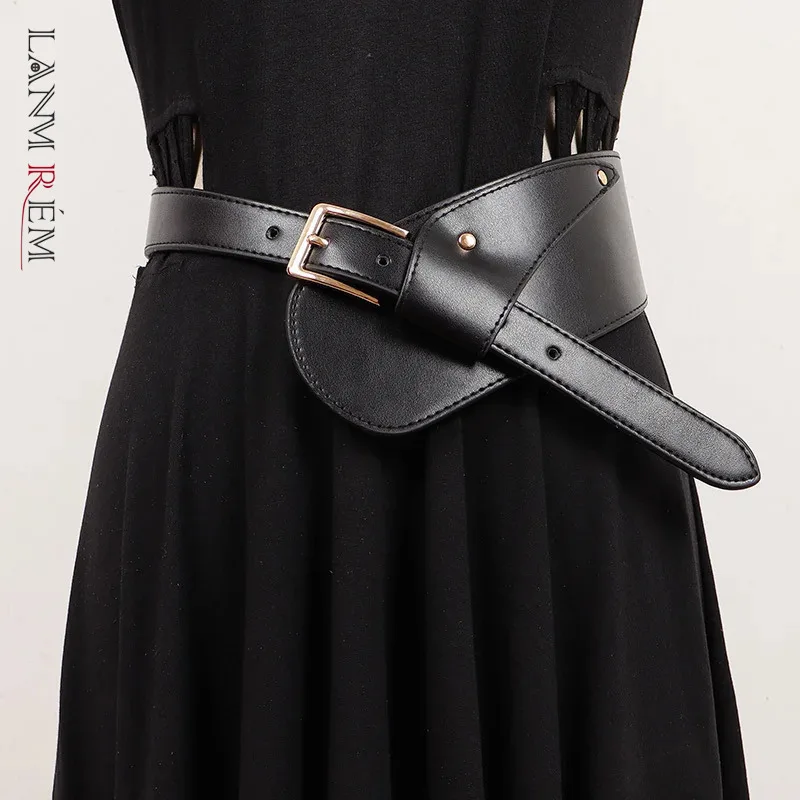 

[LANMREM] Pu Leather Black Irregular Spliced Long Wide Belt Personality Women New Fashion Tide All-match Spring New 2025