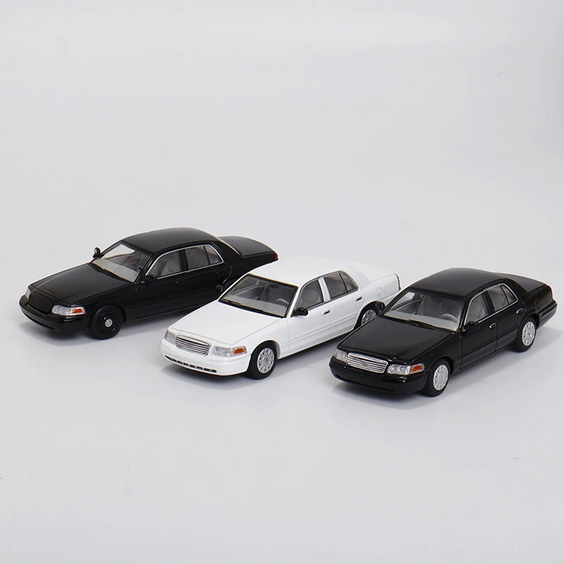 GOC I 1:64 Crown Victoria Street Package White Diecast Diorama Car Model Toys