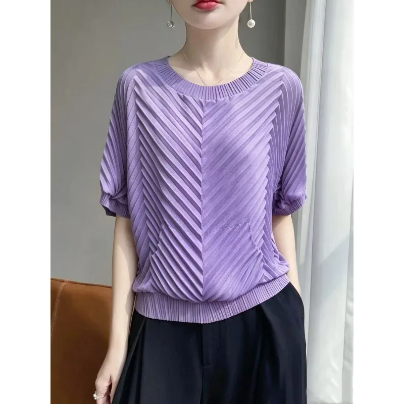 

Miyake Pleated T-Shirt 2026 Summer New Pleats Loose Solid Color Commuter Versatile Design Sense Round Neck Fold Top Plisse Women