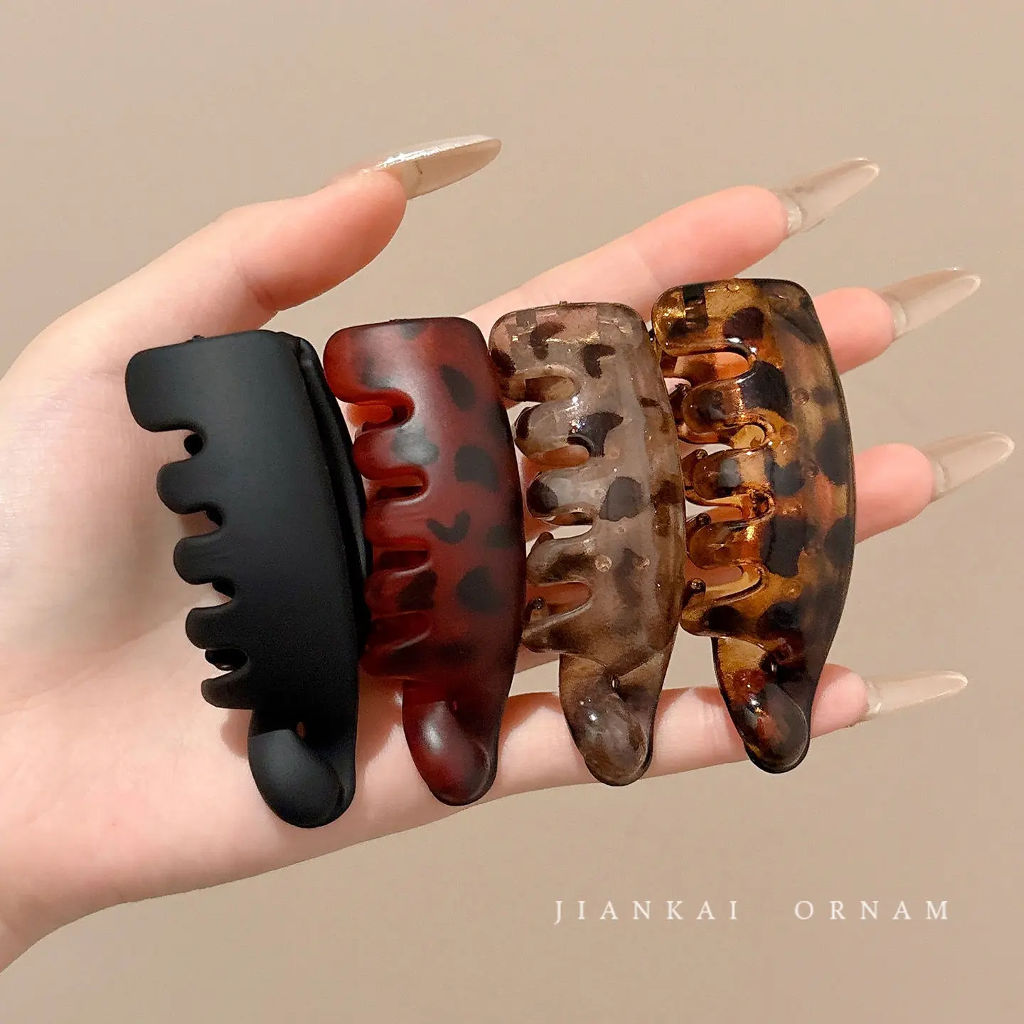 Winzige Bananenklammern, modische vertikale Kunststoffklammern für Damen, elegante Haarnadeln für hohe Pferdeschwänze, Twist-Clips, einfache Haaraccessoires – Detail 7
