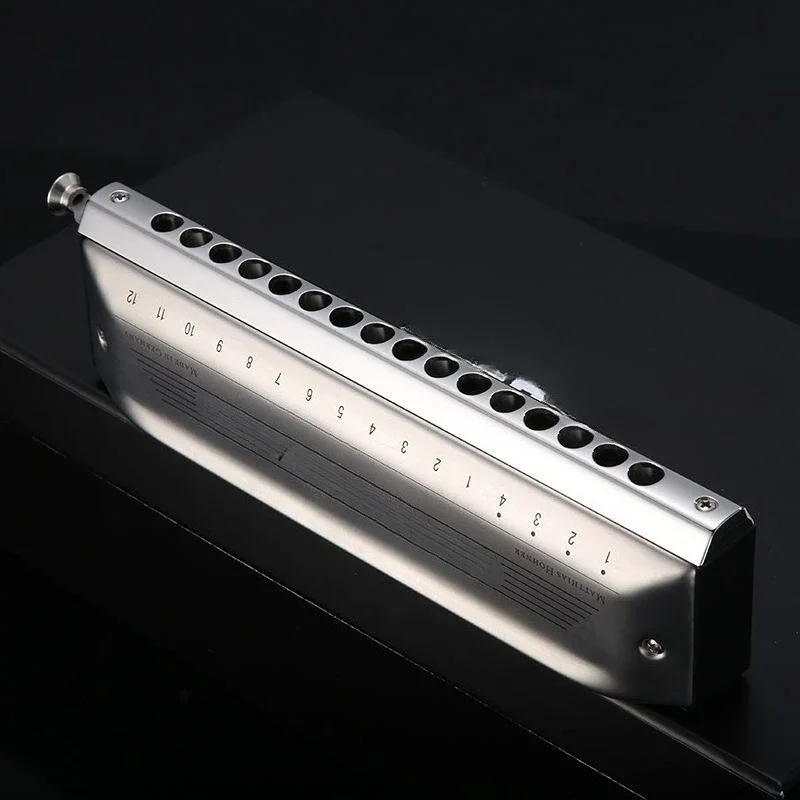 Germany's new Super64 and imported 16-hole 64-tone chromatic harmonica Muse performance