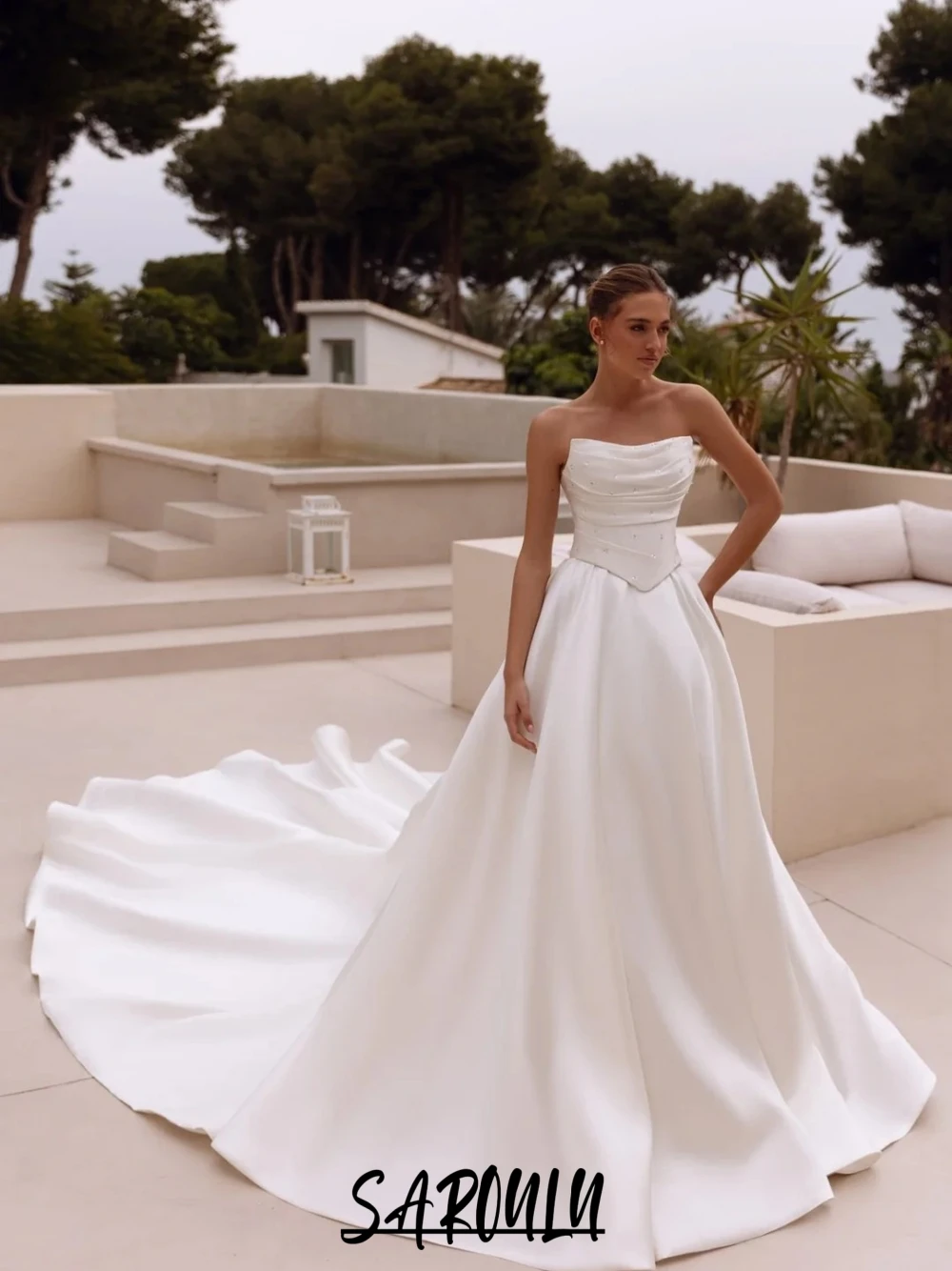 

White Strapless Satin Wedding Dress Lace Up Back Classy With Long Train Bridal Gown Customized Popular Ball Gown For Women