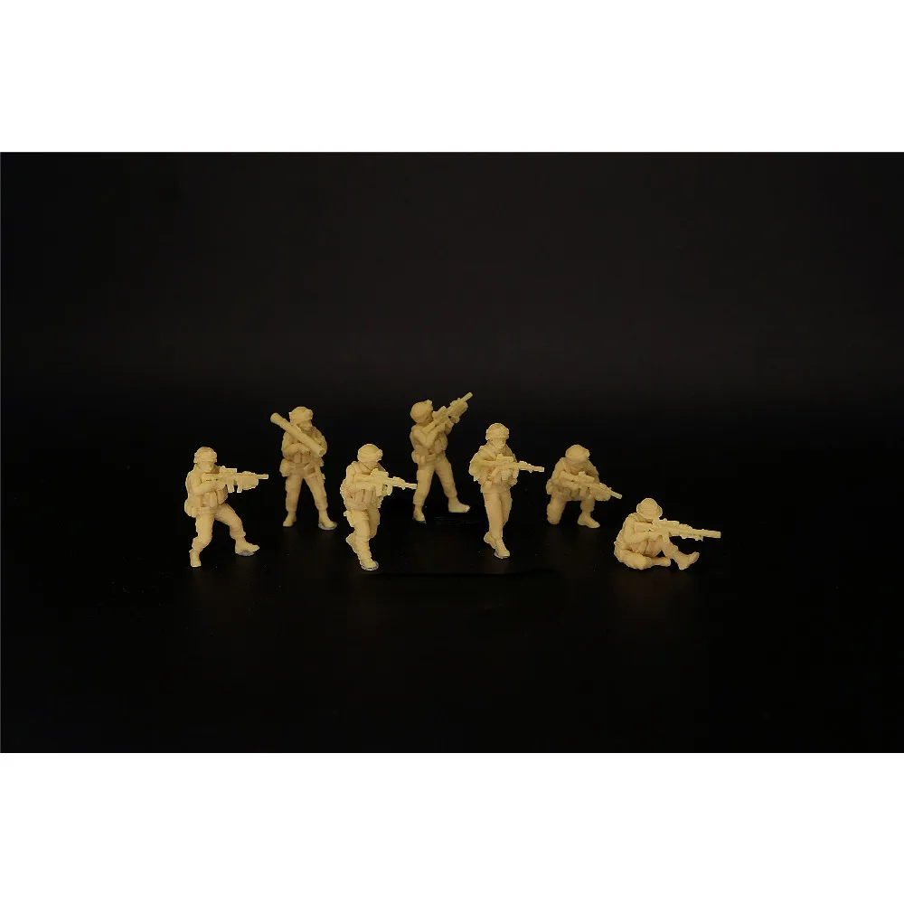 

1/72 Modern United States Marine Corps Attack Group 7-Person Genome (Miniature Soldiers)