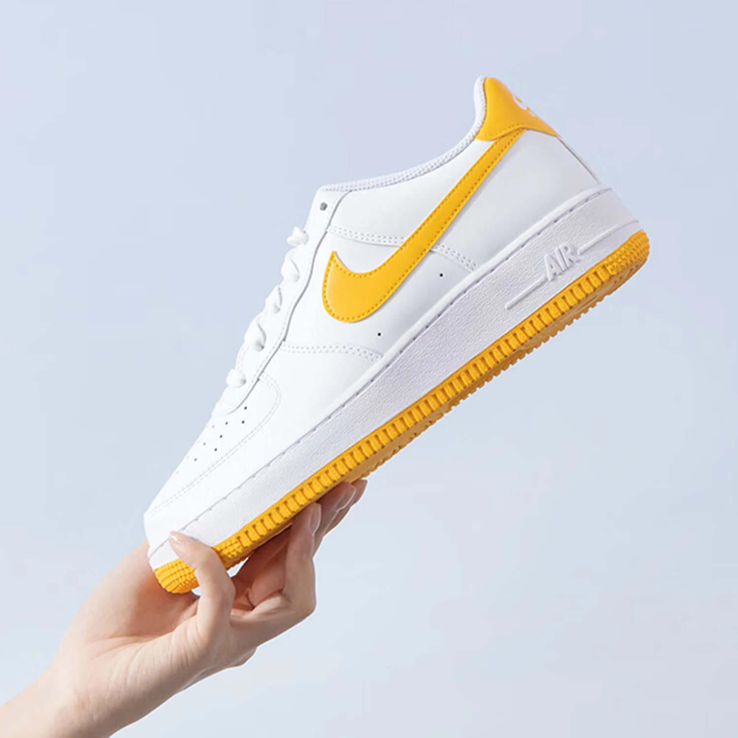 

Nike Authentic New GS Girls' Grade School Low-Top Sneakers FV5948-109