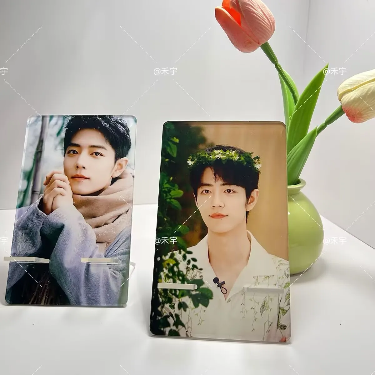 حامل الهاتف المحمول Xiao Zhan علامة واقفة على شكل إنسان من الأكريليك الإبداعي، أداة مشاهدة المسلسلات التلفزيونية لشخص كسول، نجمة