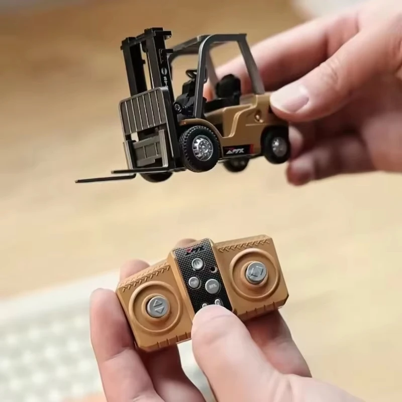 New 1/64 Remote-controlled Alloy Forklift Engineering Vehicle Desktop Ornament Controllable Car Model Collection Boy Gift